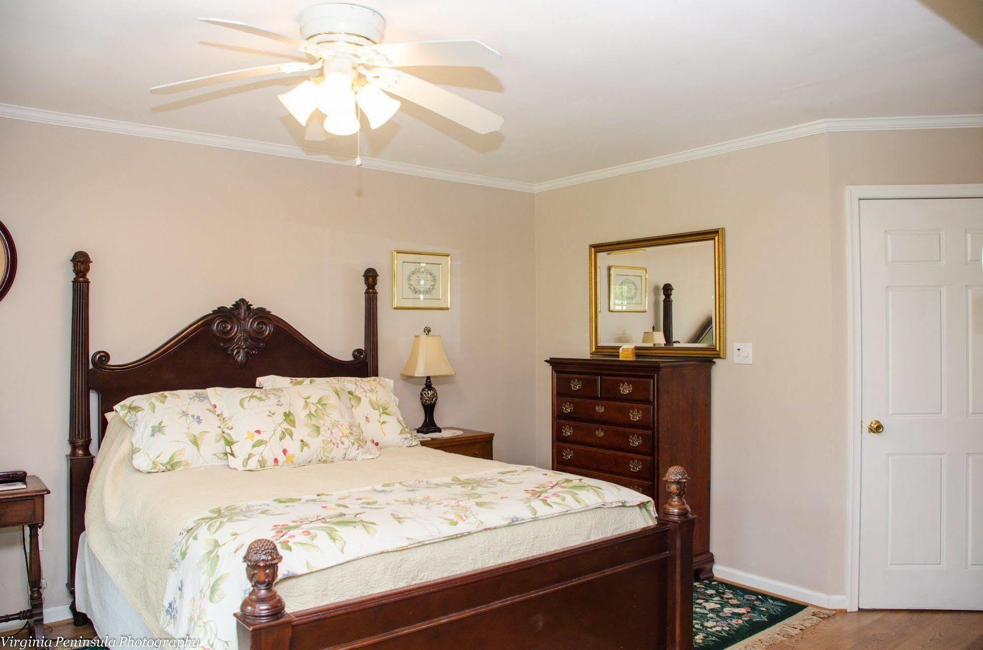 Marl Inn Bed And Breakfast Yorktown Exterior photo